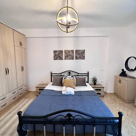 Honey Apartment